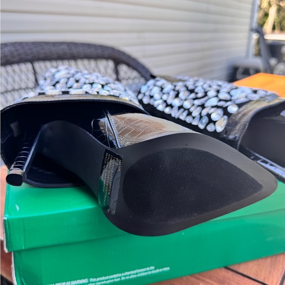 Lauren Lorraine Black and Rhinestone Heeled Boots Size 6.5 New In Box - Picture 4 of 16